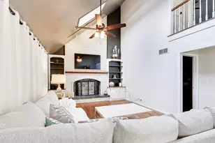 27W439 Chartwell Dr, Winfield, IL 60190 - Photo 12