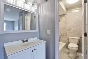 100 Clubhouse Ln, Lake Zurich, IL 60047 - Photo 12