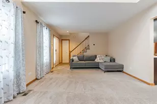 16013 Laurel Dr, Orland Park, IL 60462 - Photo 4