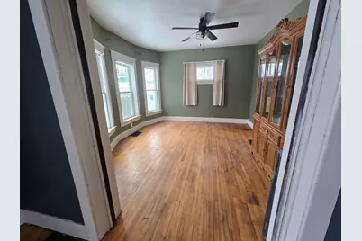 25 E Roosevelt Street, Freeport, IL 61032 - Photo 6