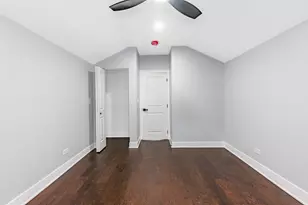 9356 S Manistee Ave, Chicago, IL 60617 - Photo 22