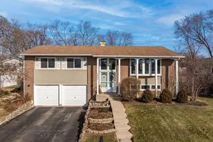 2422 Stonewall Ave, Woodridge, IL 60517 - Photo 28