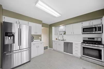 2422 Stonewall Avenue, Woodridge, IL 60517 - Photo 12