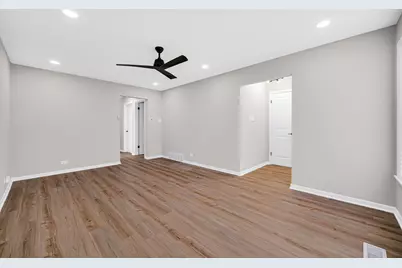 2250 E 92nd Place, Chicago, IL 60617 - Photo 8