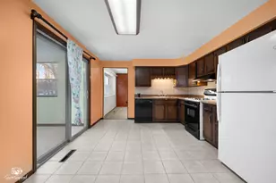 2750 E Riverview Dr, Kankakee, IL 60901 - Photo 8