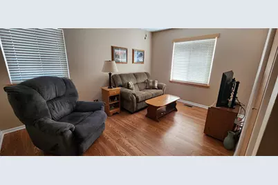 328 Wellington Avenue, Elk Grove Village, IL 60007 - Photo 12