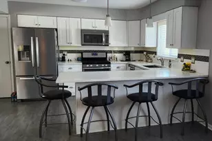 328 Wellington Ave, Elk Grove Village, IL 60007 - Photo 4