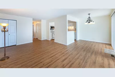 1321 7 Pines Road #C1, Schaumburg, IL 60193 - Photo 4