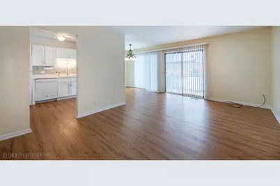 1321 7 Pines Road #C1, Schaumburg, IL 60193 - Photo 2