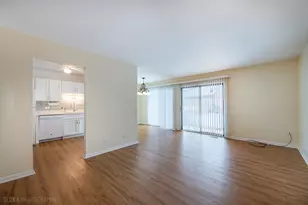 1321 7 Pines Rd, Schaumburg, IL 60193 - Photo 2