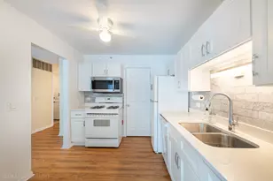 1321 7 Pines Rd, Schaumburg, IL 60193 - Photo 6