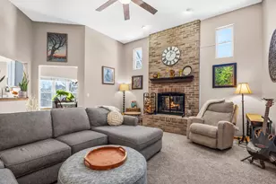 328 W Chester Dr, Maple Park, IL 60151 - Photo 4