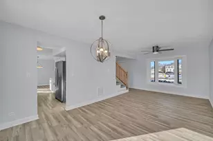 813 Kansas St, Carol Stream, IL 60188 - Photo 20