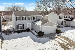 813 Kansas St, Carol Stream, IL 60188 - Photo 2