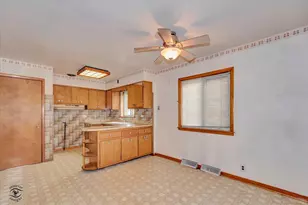 6049 S Mobile Ave, Chicago, IL 60638 - Photo 4