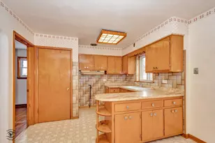 6049 S Mobile Ave, Chicago, IL 60638 - Photo 6