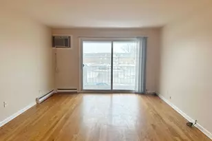 870 E Old Willow Rd, Prospect Heights, IL 60070 - Photo 6