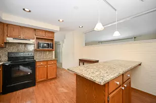 1727 Warwick Ln, Schaumburg, IL 60193 - Photo 12