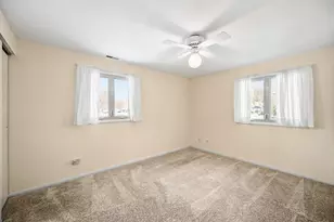 1727 Warwick Ln, Schaumburg, IL 60193 - Photo 22