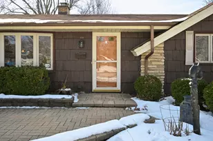 1727 Warwick Ln, Schaumburg, IL 60193 - Photo 4