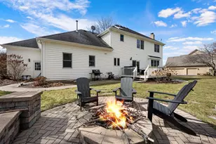 39W844 Carl Sandburg Rd, Saint Charles, IL 60175 - Photo 52