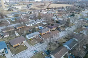 260 W Country Ct, Bourbonnais, IL 60914 - Photo 42