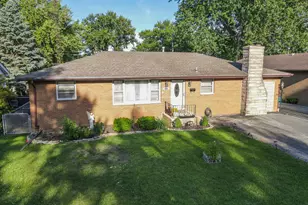 260 W Country Ct, Bourbonnais, IL 60914 - Photo 2