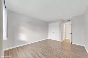 100 Deborah Ln, Wheeling, IL 60090 - Photo 8