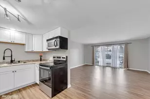 100 Deborah Ln, Wheeling, IL 60090 - Photo 6