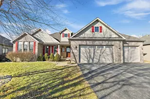 487 Quinlan Ave, Dekalb, IL 60115 - Photo 1