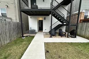 4222 N Bernard St, Chicago, IL 60618 - Photo 10