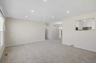 205 Nantucket Harbor, Schaumburg, IL 60193 - Photo 6