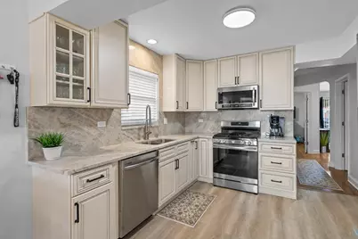 7625 W Strong Street, Harwood Heights, IL 60706 - Photo 10