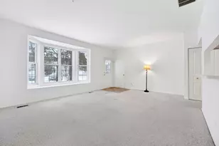 51 Arboretum Dr, Lombard, IL 60148 - Photo 4