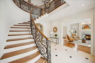 985 Pine Tree Ln, Winnetka, IL 60093 - Photo 4