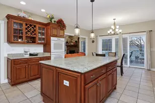 5500 Half Hollow Ct, Oswego, IL 60543 - Photo 8