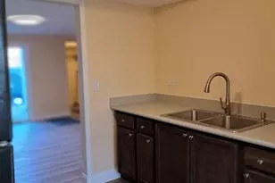 2015 Berkshire Cir, Carpentersville, IL 60110 - Photo 4