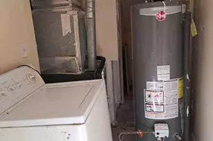 2015 Berkshire Cir, Carpentersville, IL 60110 - Photo 6