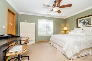 645 W Jonathan Dr, Round Lake, IL 60073 - Photo 10