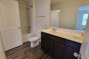 200 Goldenrod Dr, Elgin, IL 60124 - Photo 12