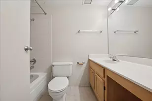 200 N Dearborn St, Chicago, IL 60601 - Photo 24