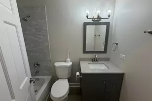 29W526 Winchester Circle, Warrenville, IL 60555 - Photo 10