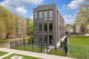 5921 S Calumet Ave, Chicago, IL 60637 - Photo 2