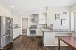 271 Sunset Ave, Glen Ellyn, IL 60137 - Photo 4