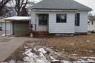 1404 S Monroe St, Streator, IL 61364 - Photo 1