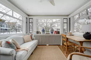 1049 Hinman Ave, Evanston, IL 60202 - Photo 4