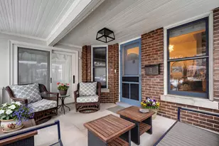 1049 Hinman Ave, Evanston, IL 60202 - Photo 2