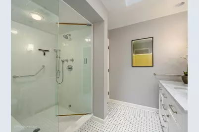 2775 Sheridan Road, Evanston, IL 60201 - Photo 18