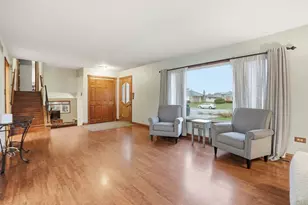 16236 Princeton Ave, Tinley Park, IL 60477 - Photo 8