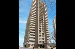 6157 N Sheridan Rd, Chicago, IL 60660 - Photo 1